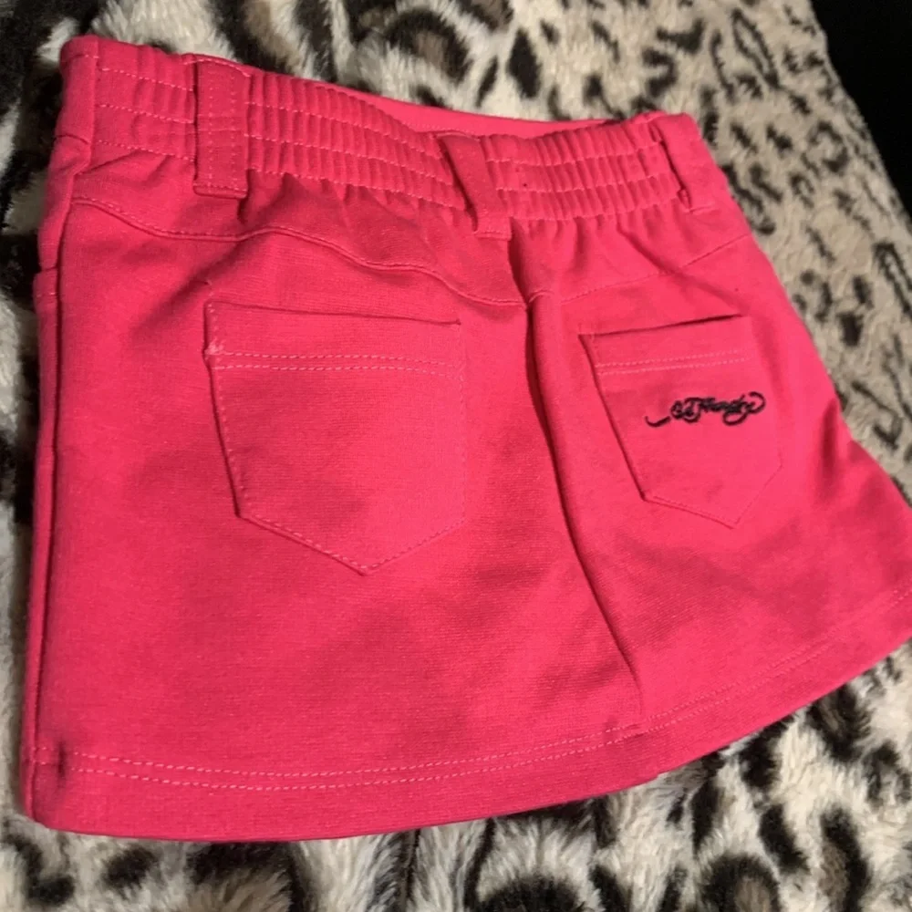 Ed Hardy Pink girls Skirt with built in underwear. New Without Tags - Picture 3 of 4